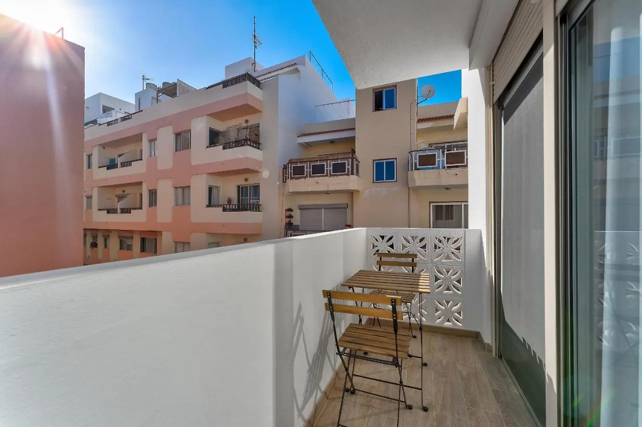 Parrot Apartment El Medano 0*, El Medano (Tenerife) Spain