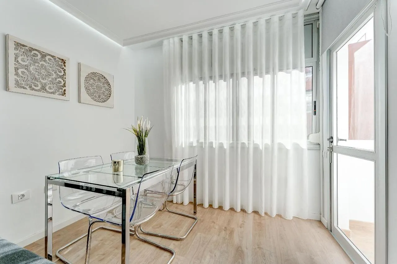 Parrot Apartment El Medano Spagna