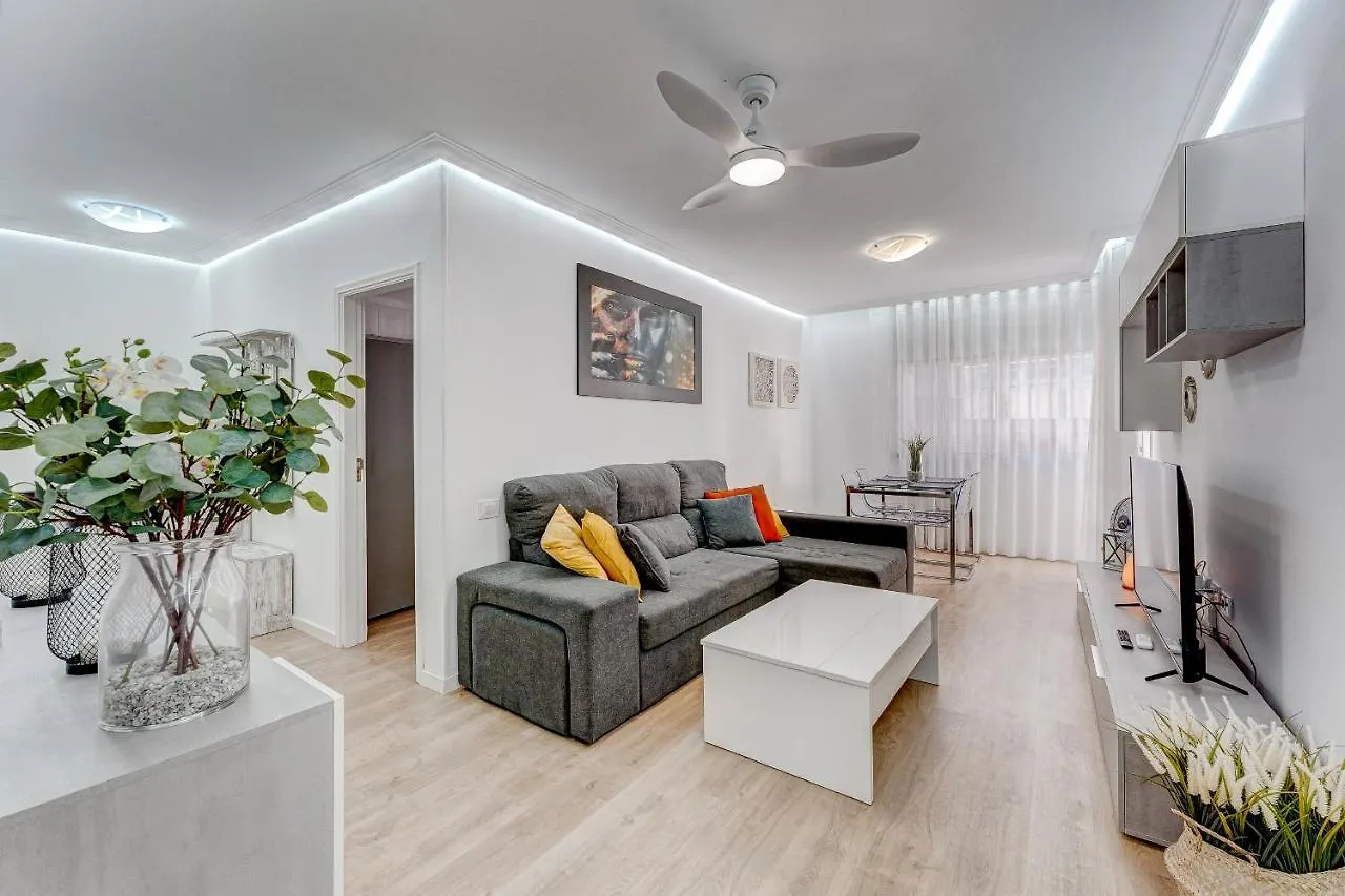 Parrot Apartment El Medano Spagna